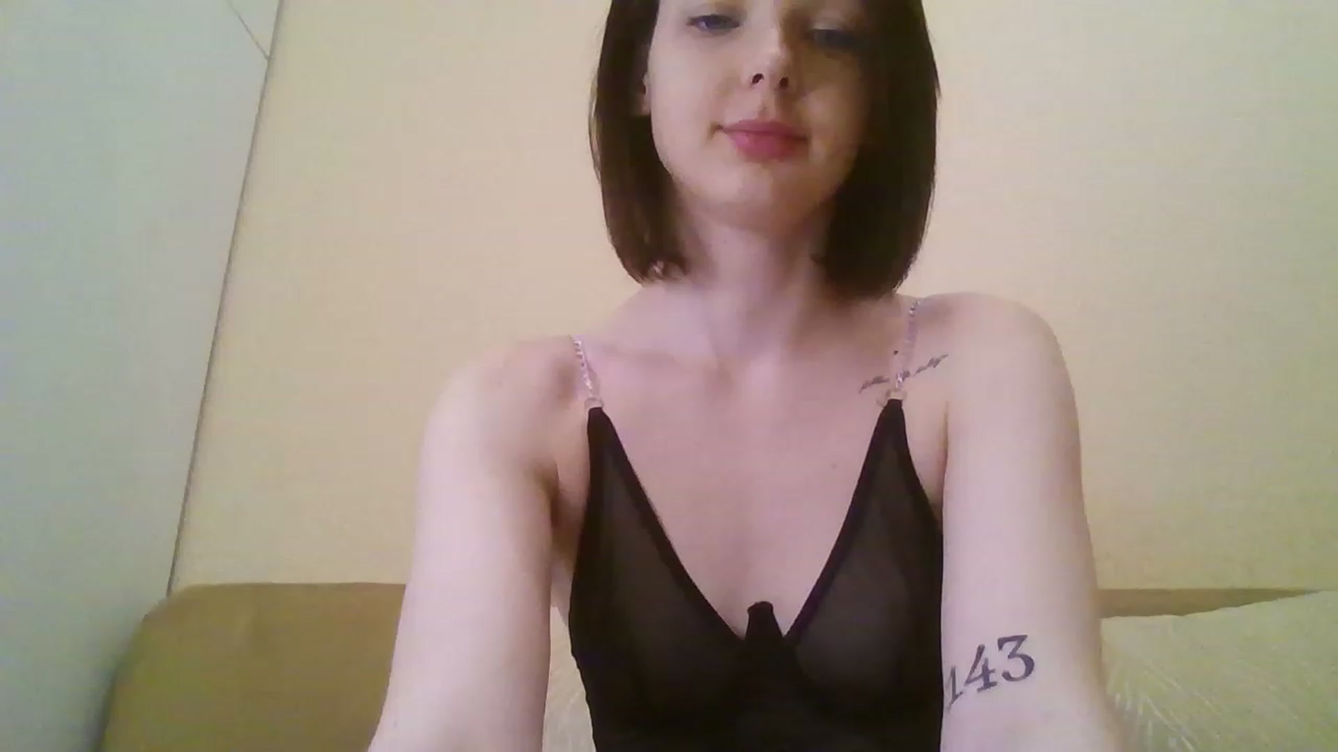 Gallery image thumbnail from RoxieSinner's myfreecams stream on, 03/29/2023, 09:26 image 17 of 20