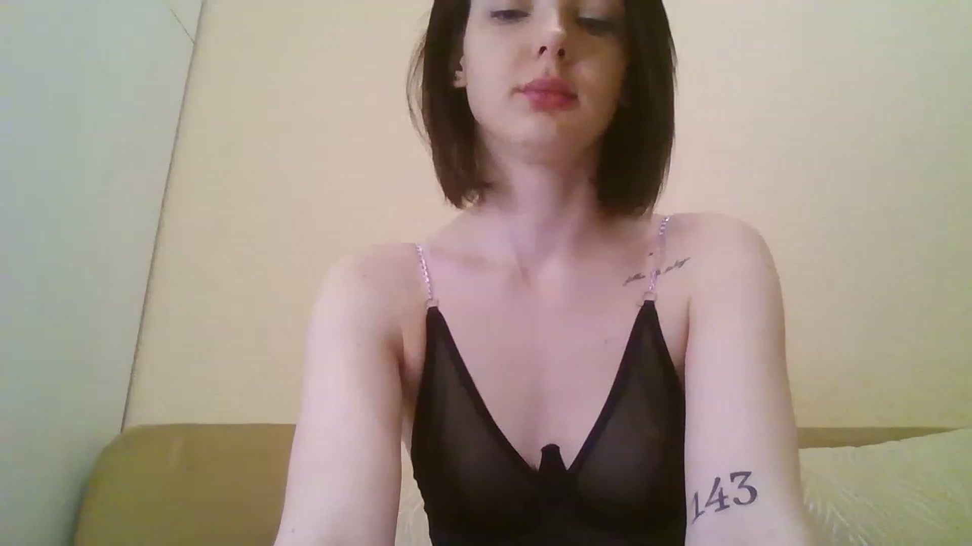 Gallery image thumbnail from RoxieSinner's myfreecams stream on, 03/29/2023, 09:26 image 15 of 20