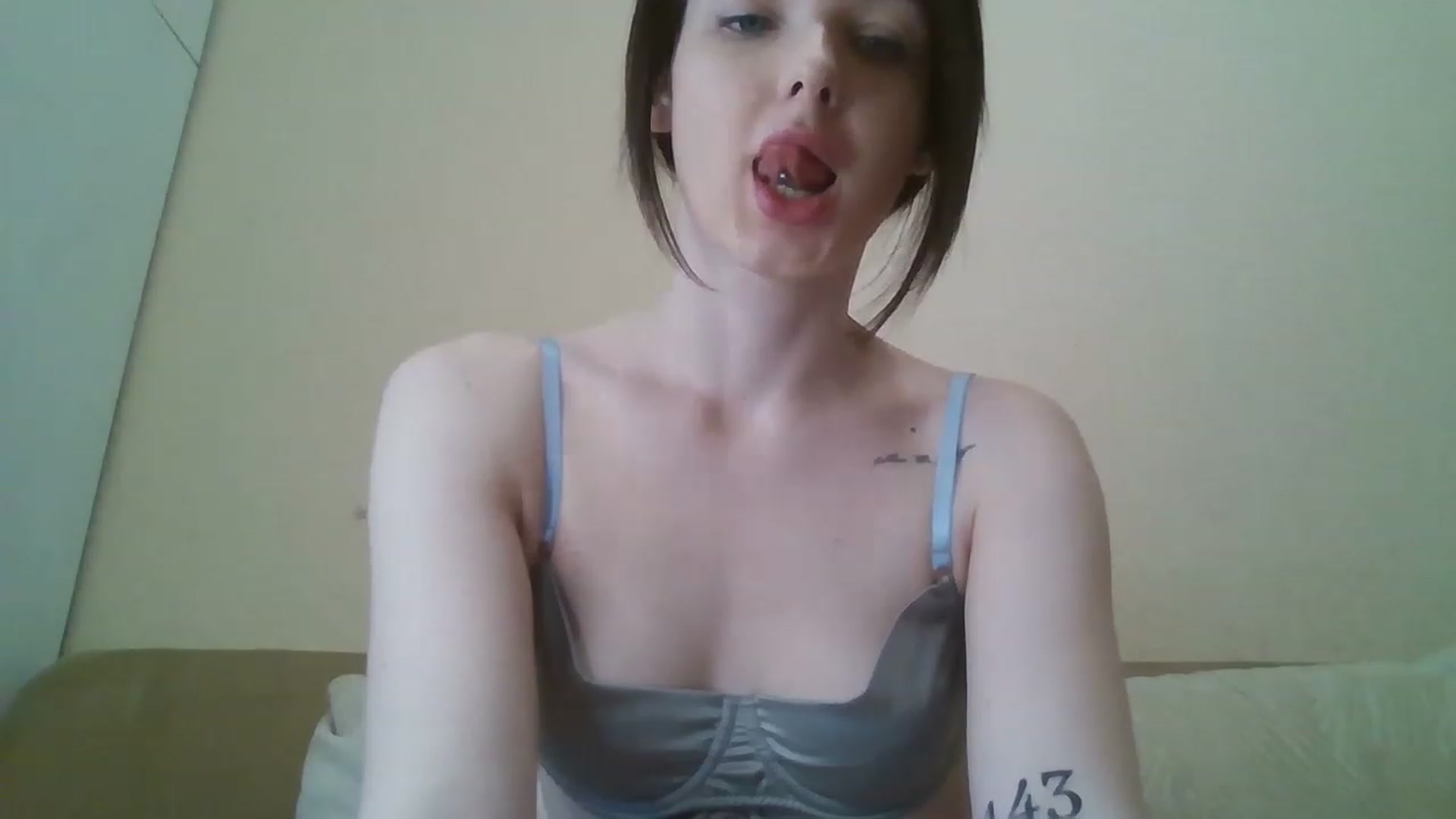 Gallery image thumbnail from RoxieSinner's myfreecams stream on, 03/30/2023, 12:12 image 2 of 20