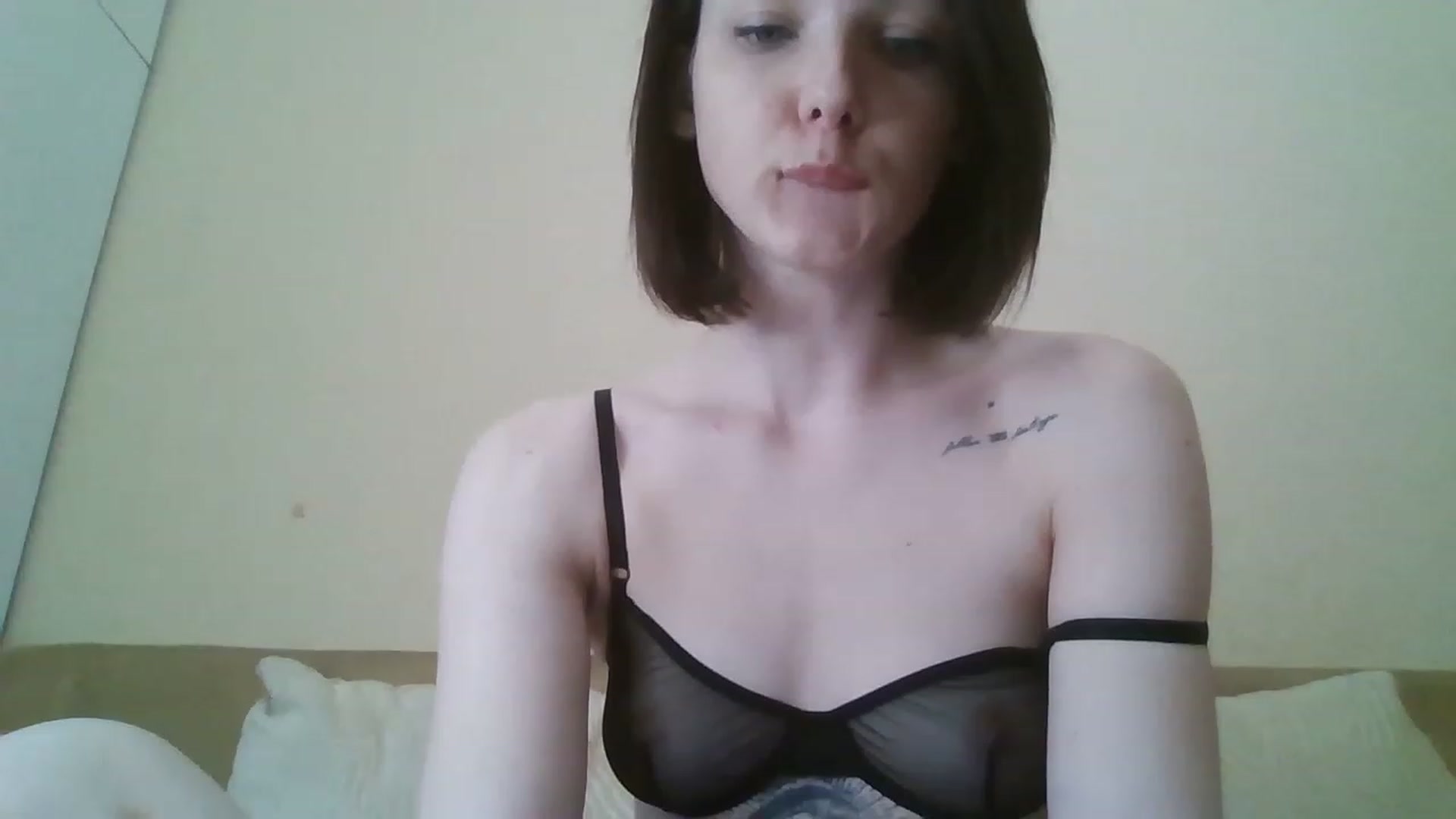Gallery image thumbnail from RoxieSinner's myfreecams stream on, 04/01/2023, 14:09 image 7 of 20