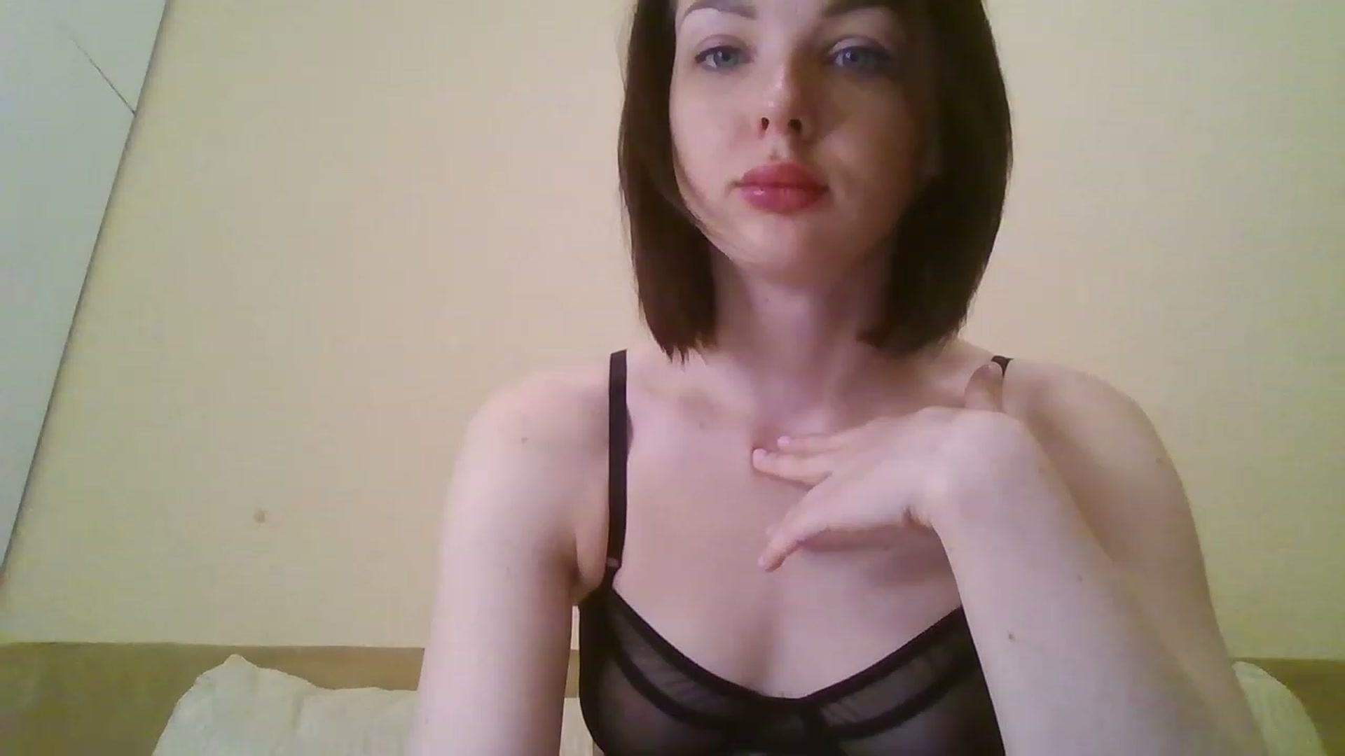 Gallery image thumbnail from RoxieSinner's myfreecams stream on, 04/04/2023, 09:21 image 2 of 20