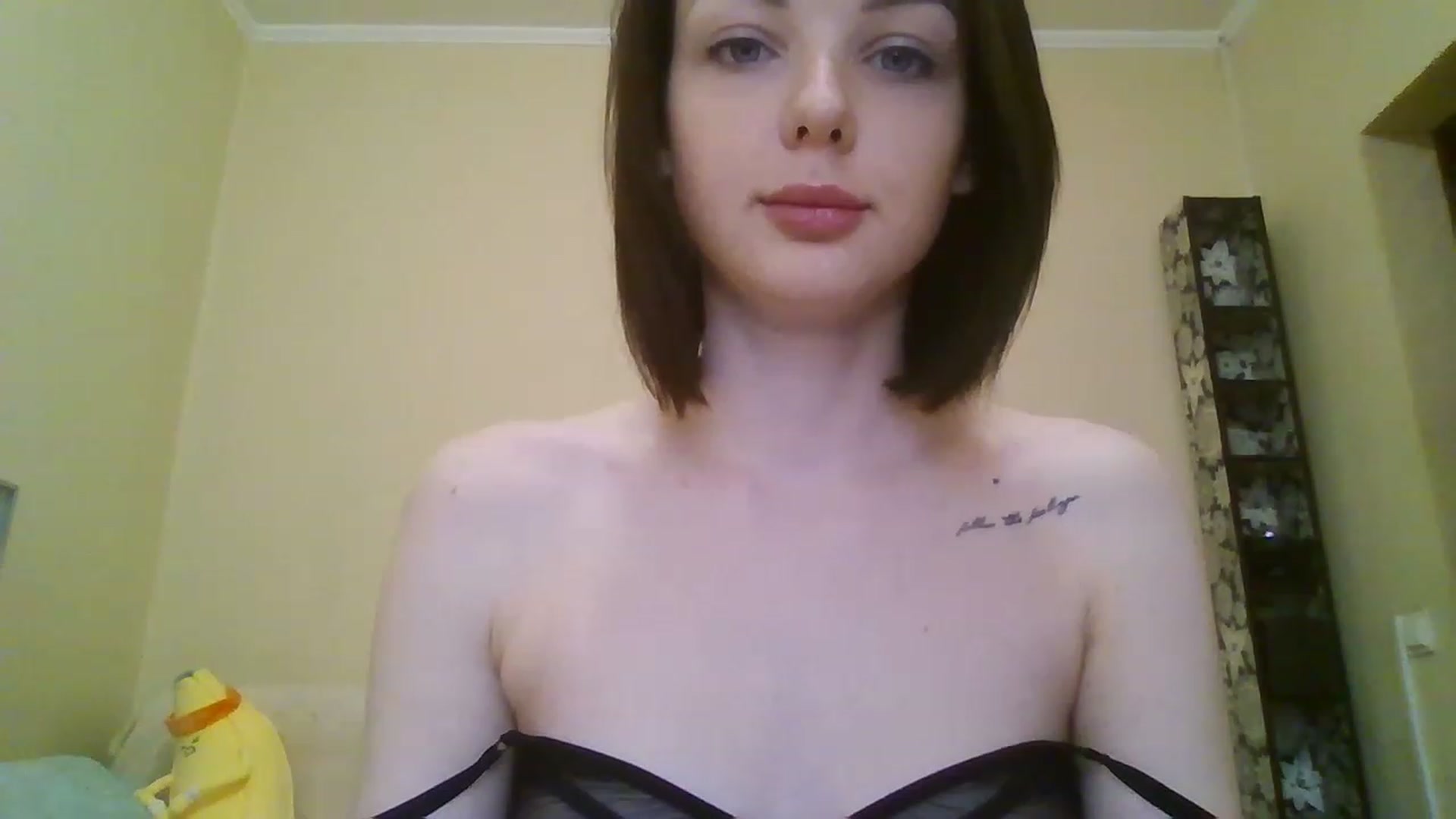 Gallery image thumbnail from RoxieSinner's myfreecams stream on, 04/04/2023, 10:52 image 2 of 20