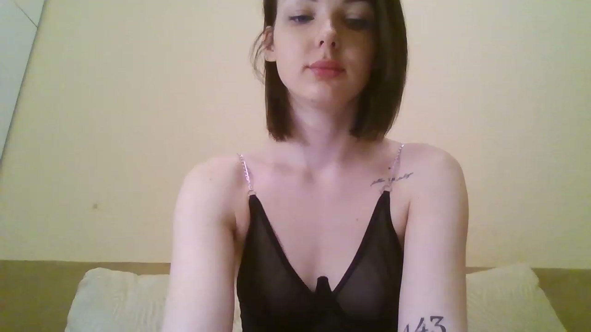 Gallery image thumbnail from RoxieSinner's myfreecams stream on, 04/05/2023, 08:55 image 6 of 20