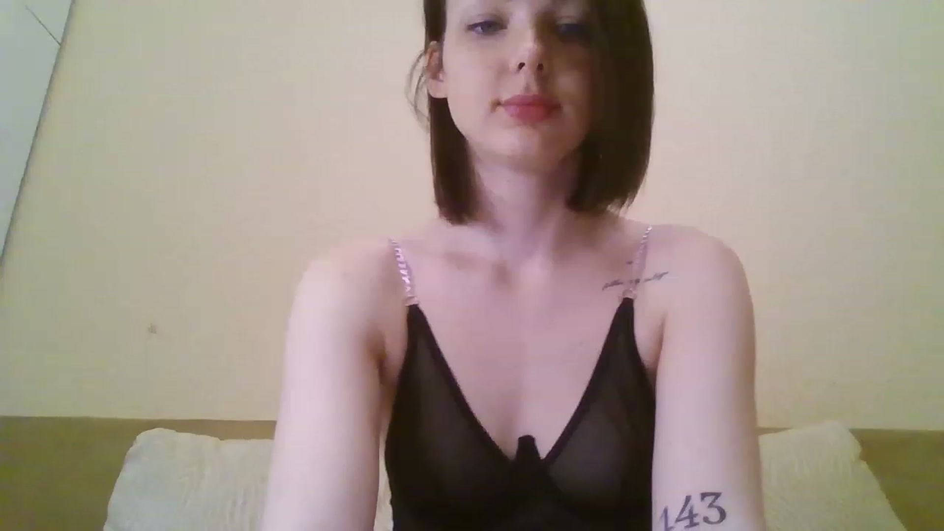 Gallery image thumbnail from RoxieSinner's myfreecams stream on, 04/05/2023, 08:55 image 3 of 20
