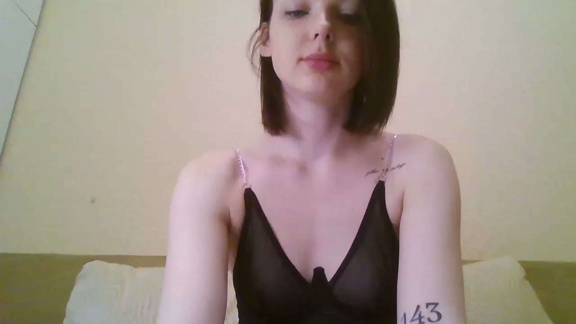 Gallery image thumbnail from RoxieSinner's myfreecams stream on, 04/05/2023, 08:55 image 4 of 20