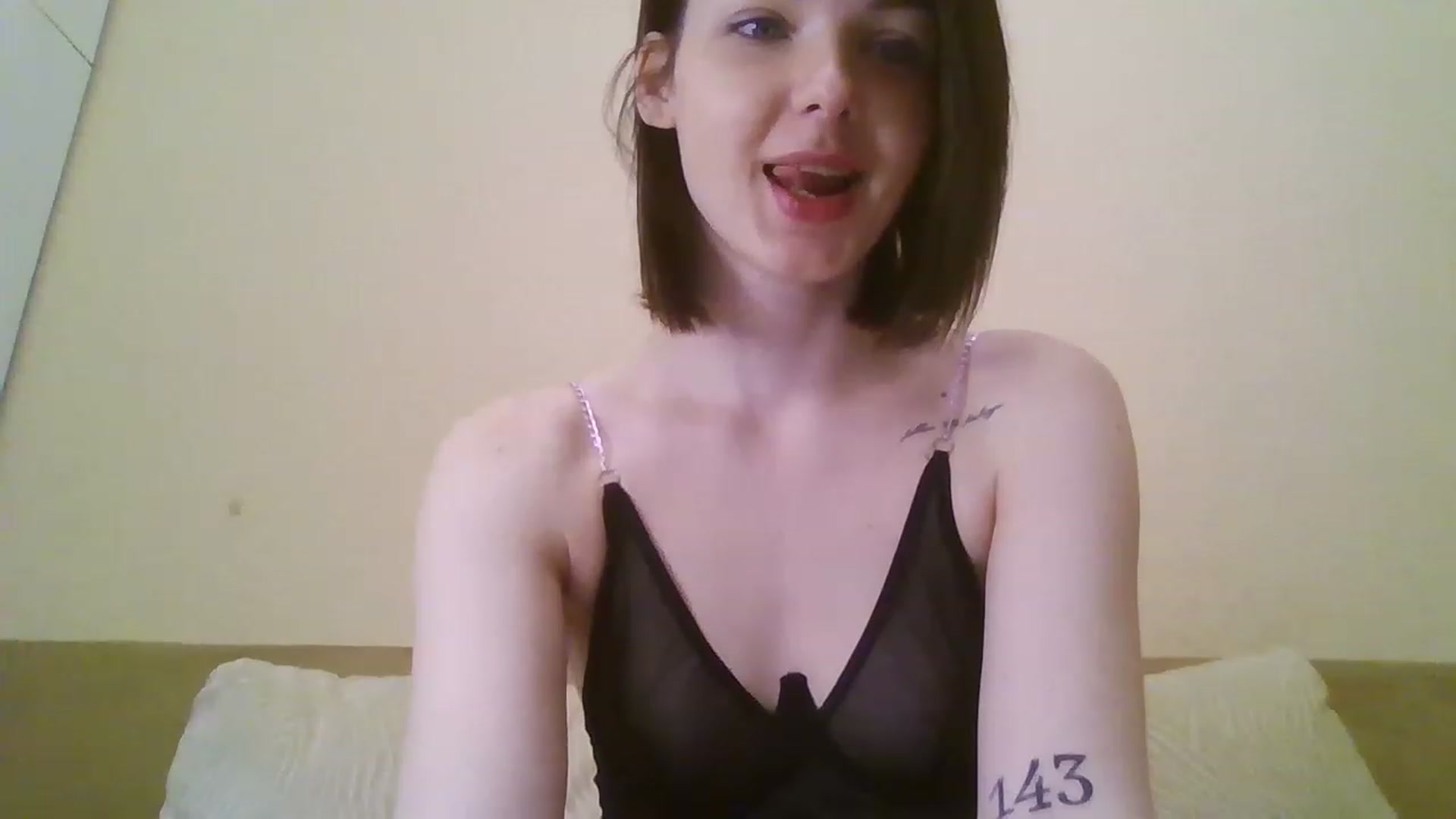 Gallery image thumbnail from RoxieSinner's myfreecams stream on, 04/05/2023, 08:55 image 2 of 20
