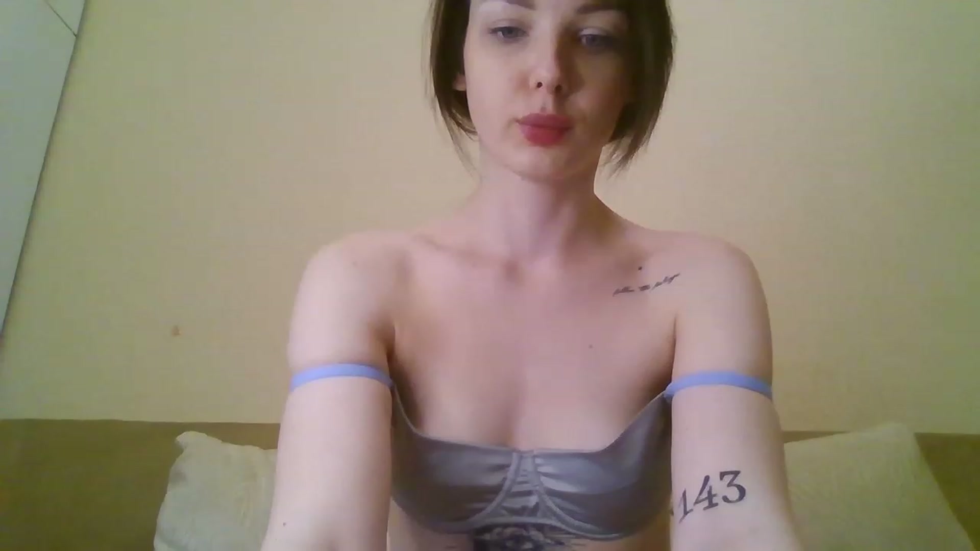 Gallery image thumbnail from RoxieSinner's myfreecams stream on, 04/06/2023, 14:06 image 1 of 20