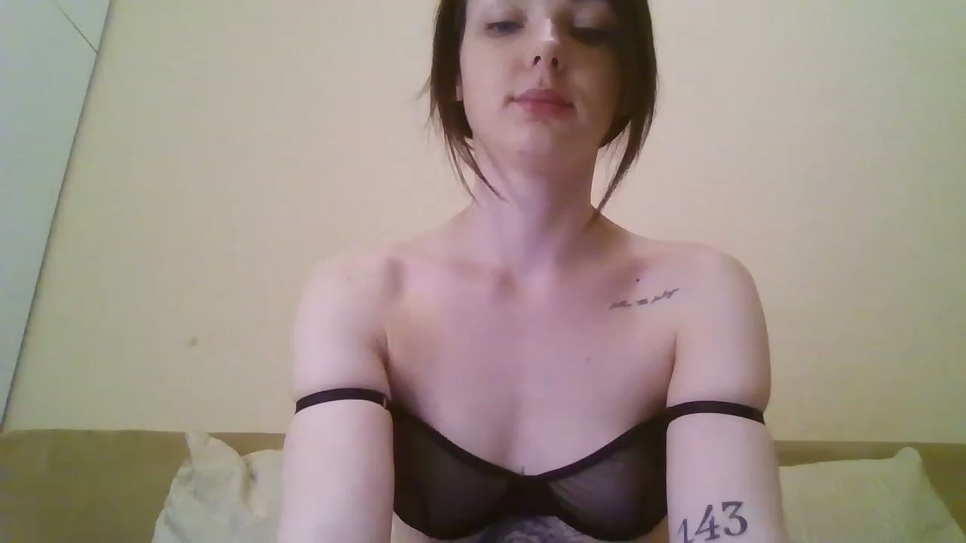 Gallery image thumbnail from RoxieSinner's myfreecams stream on, 04/09/2023, 14:09 image 13 of 20
