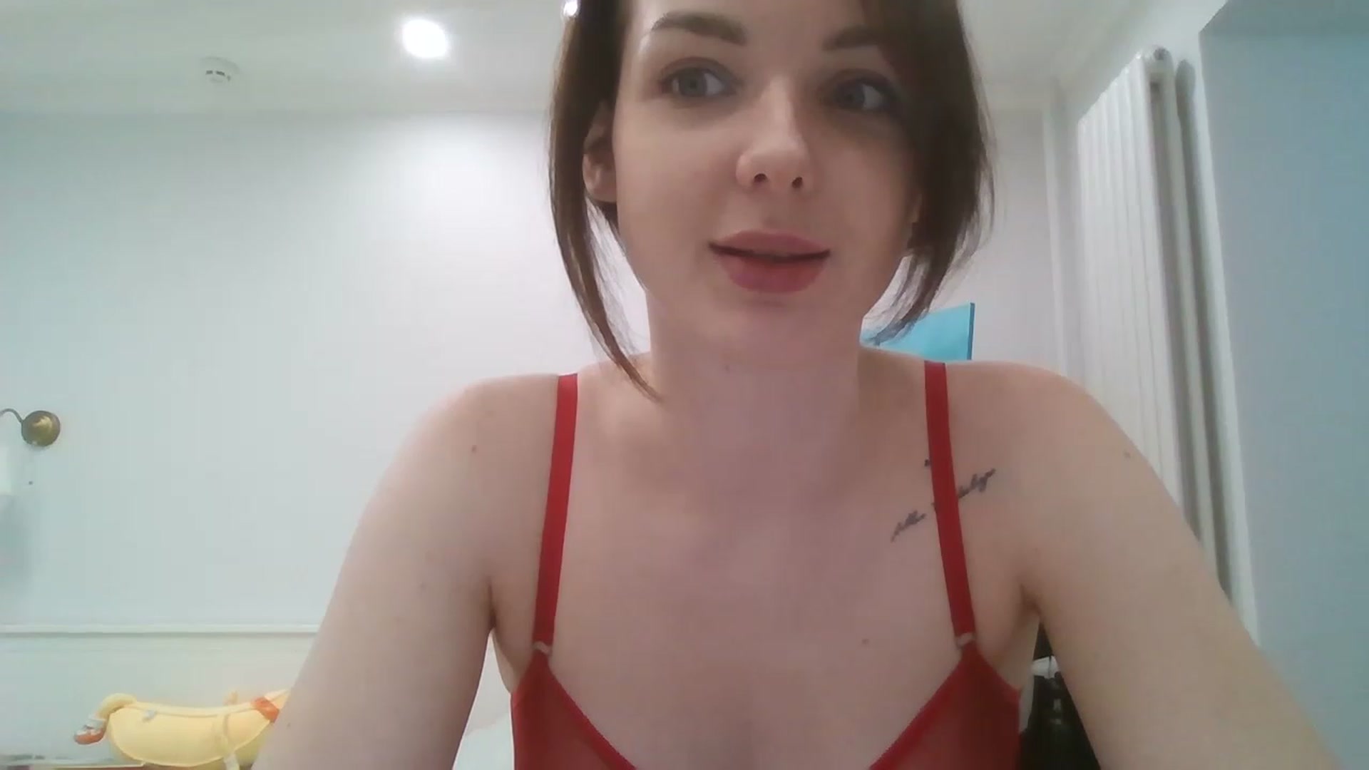 Gallery image thumbnail from RoxieSinner's myfreecams stream on, 04/15/2023, 13:05 image 17 of 20