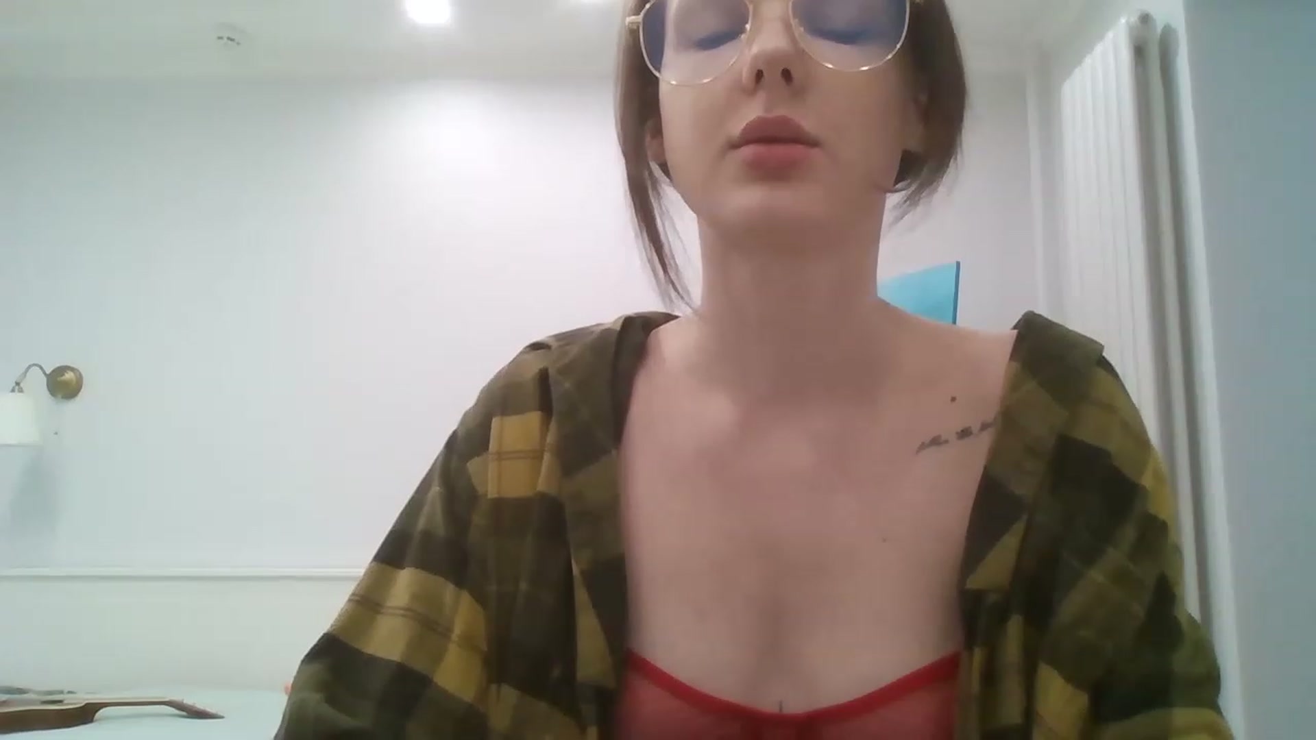 Gallery image thumbnail from RoxieSinner's myfreecams stream on, 04/15/2023, 13:05 image 10 of 20