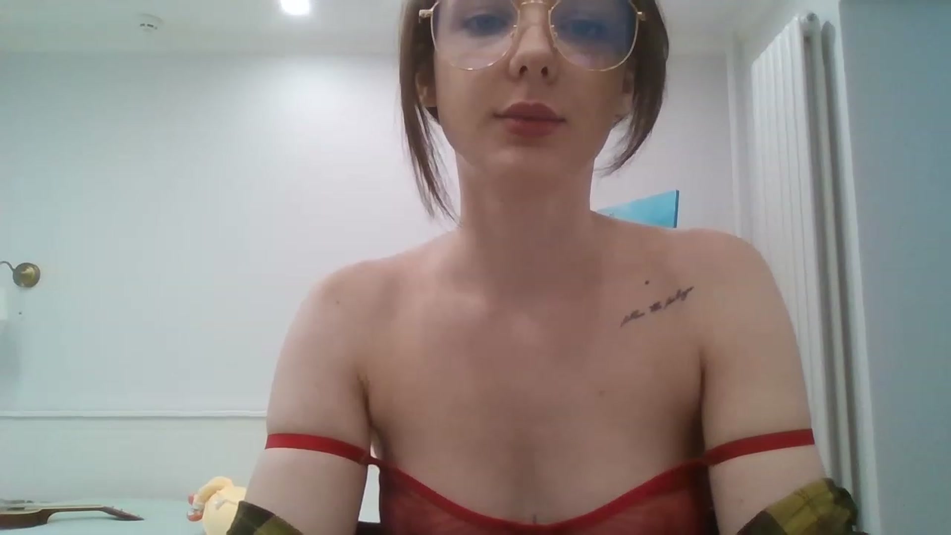 Gallery image thumbnail from RoxieSinner's myfreecams stream on, 04/15/2023, 13:05 image 6 of 20