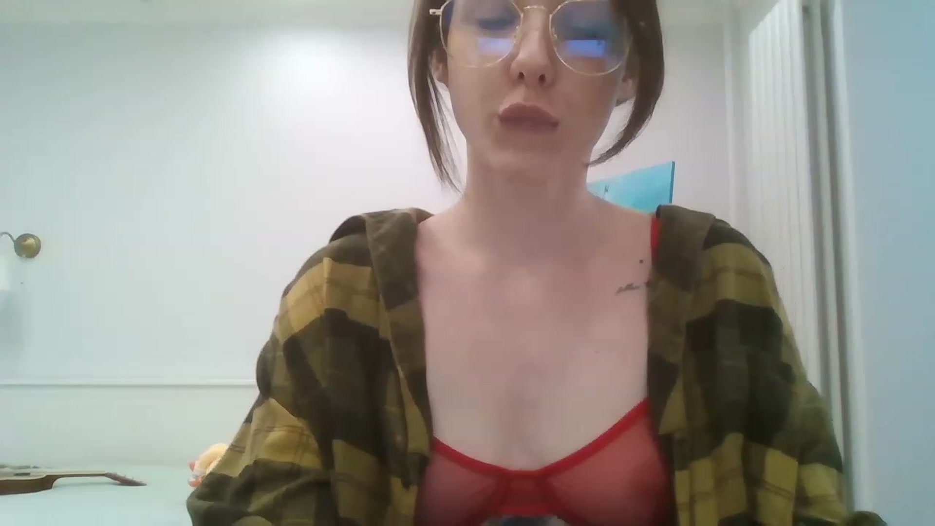 Gallery image thumbnail from RoxieSinner's myfreecams stream on, 04/15/2023, 13:05 image 2 of 20