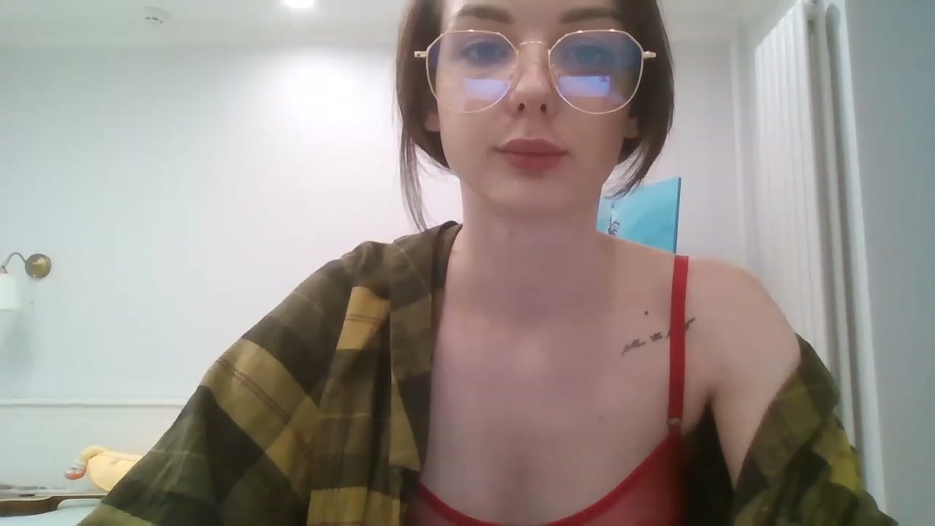 Gallery image thumbnail from RoxieSinner's myfreecams stream on, 04/15/2023, 14:56 image 18 of 20