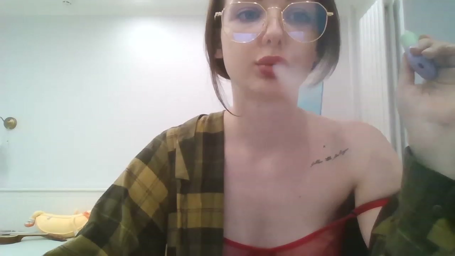 Gallery image thumbnail from RoxieSinner's myfreecams stream on, 04/15/2023, 14:56 image 2 of 20