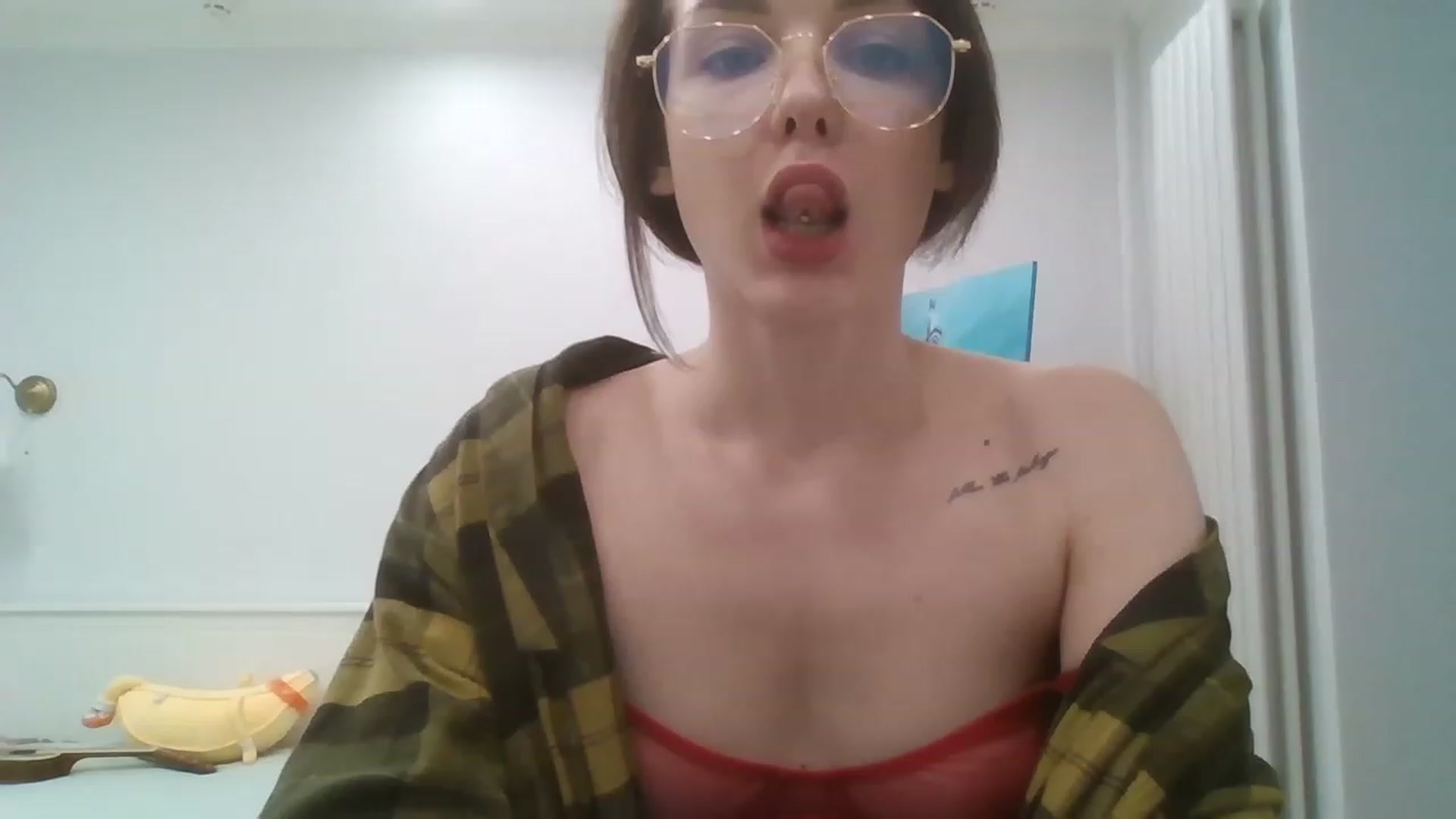 Gallery image thumbnail from RoxieSinner's myfreecams stream on, 04/15/2023, 14:56 image 8 of 20