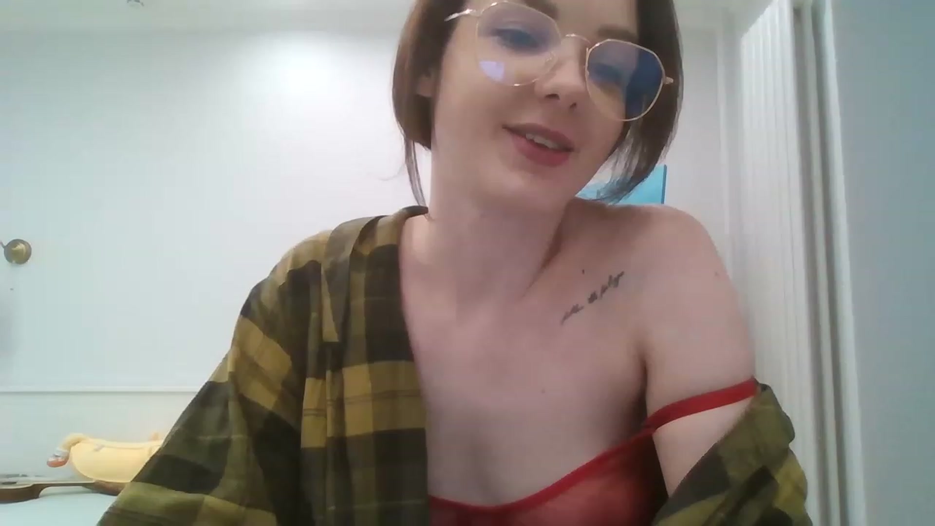 Gallery image thumbnail from RoxieSinner's myfreecams stream on, 04/15/2023, 14:56 image 10 of 20