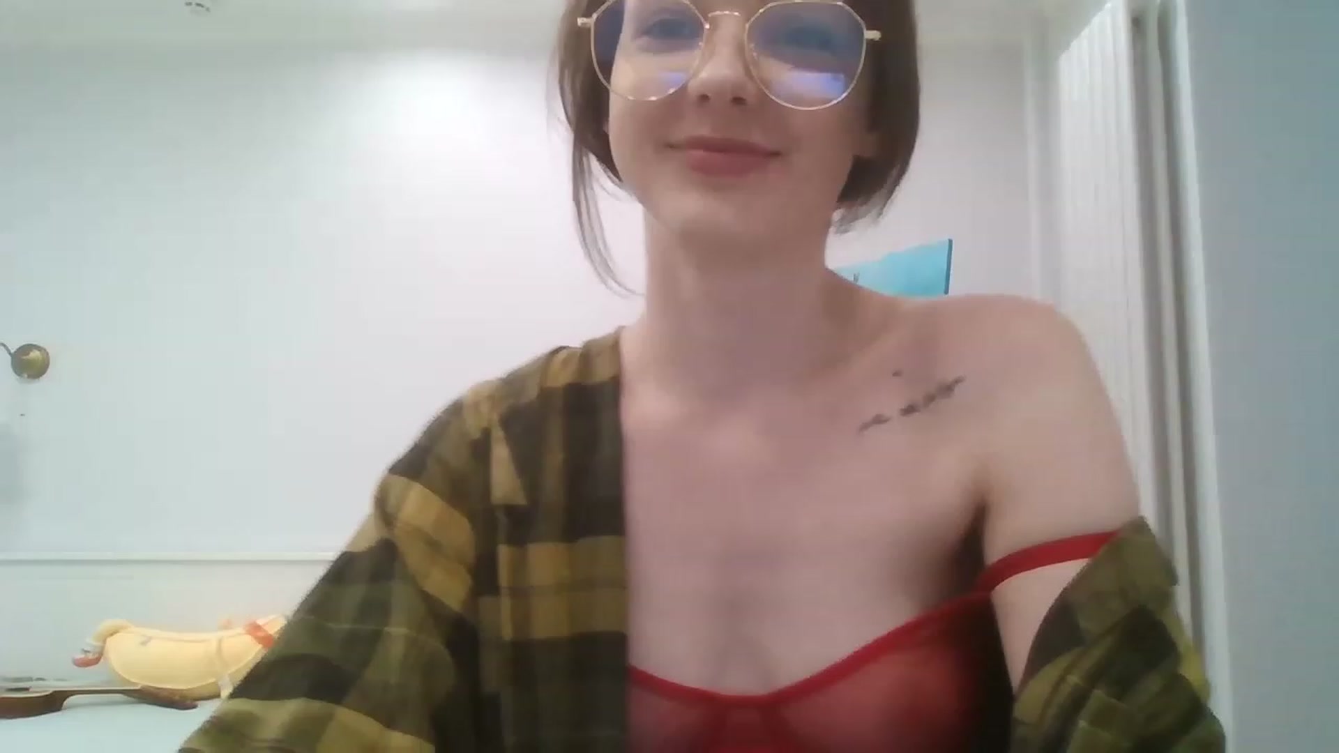 Gallery image thumbnail from RoxieSinner's myfreecams stream on, 04/15/2023, 14:56 image 4 of 20