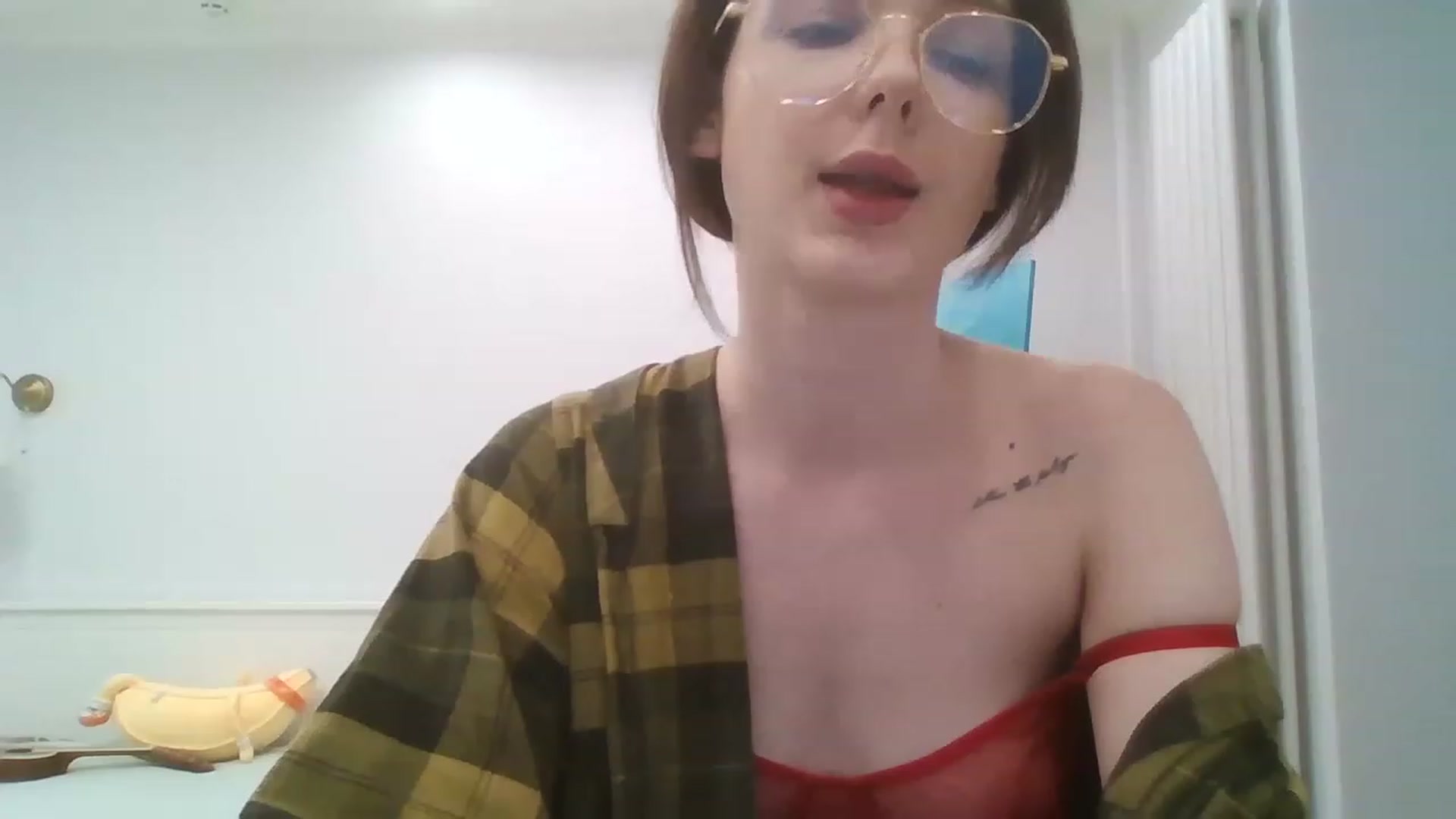 Gallery image thumbnail from RoxieSinner's myfreecams stream on, 04/15/2023, 14:56 image 7 of 20