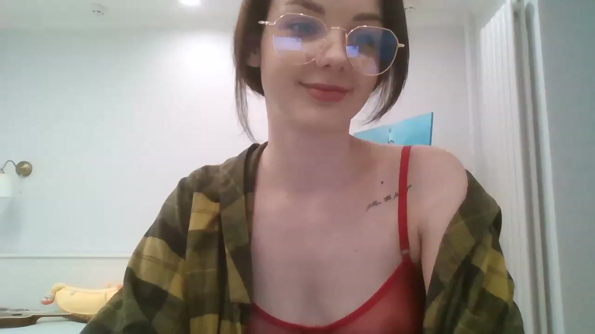 Gallery image thumbnail from RoxieSinner's myfreecams stream on, 04/15/2023, 14:56 image 17 of 20