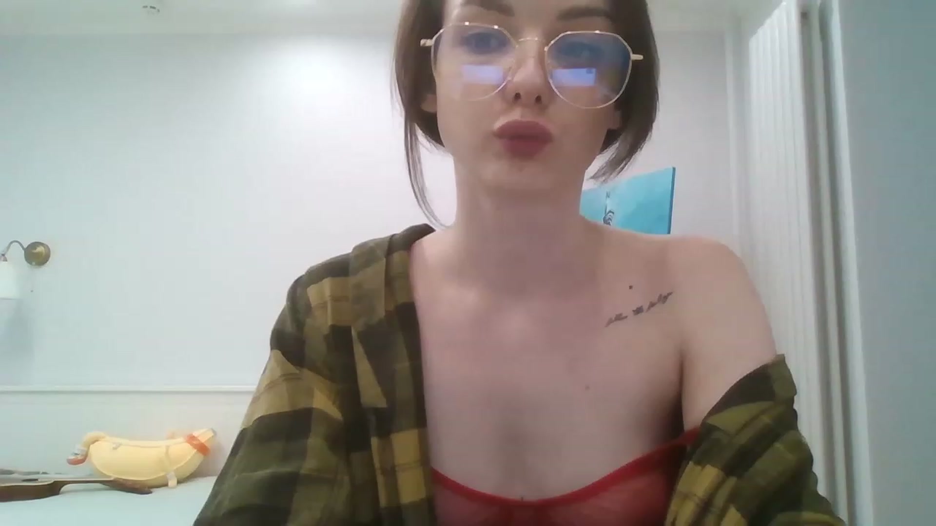 Gallery image thumbnail from RoxieSinner's myfreecams stream on, 04/15/2023, 14:56 image 9 of 20