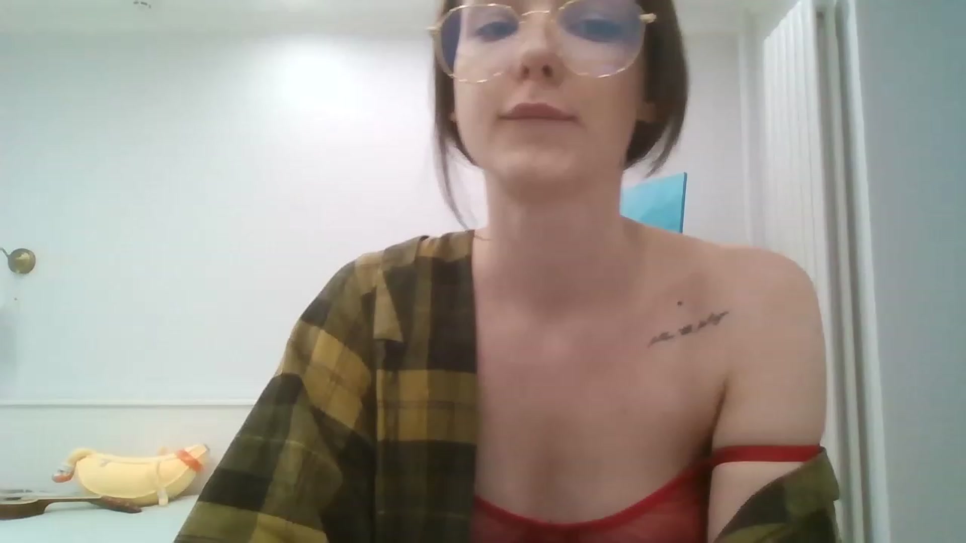 Gallery image thumbnail from RoxieSinner's myfreecams stream on, 04/15/2023, 14:56 image 1 of 20