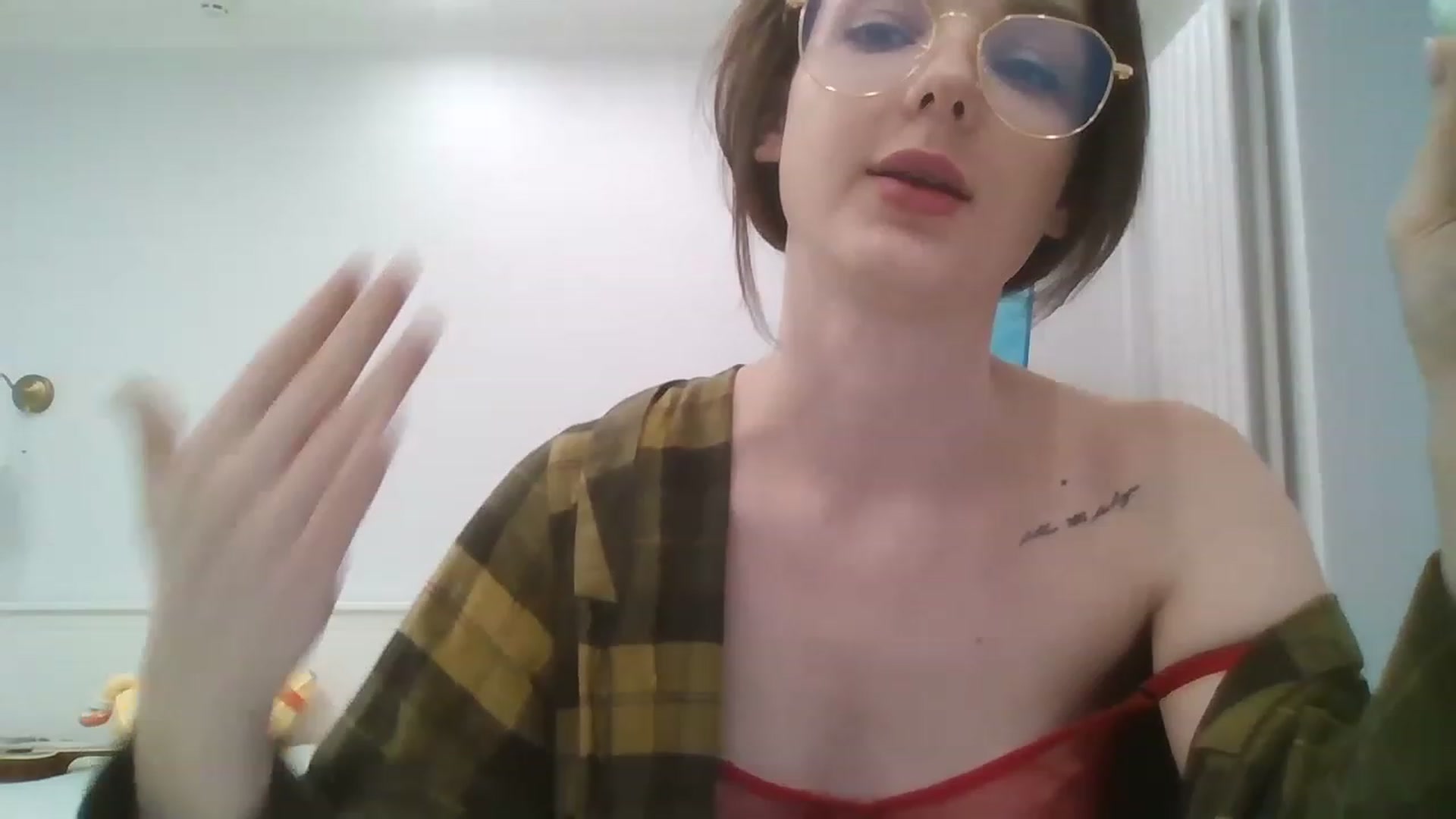 Gallery image thumbnail from RoxieSinner's myfreecams stream on, 04/15/2023, 14:56 image 3 of 20