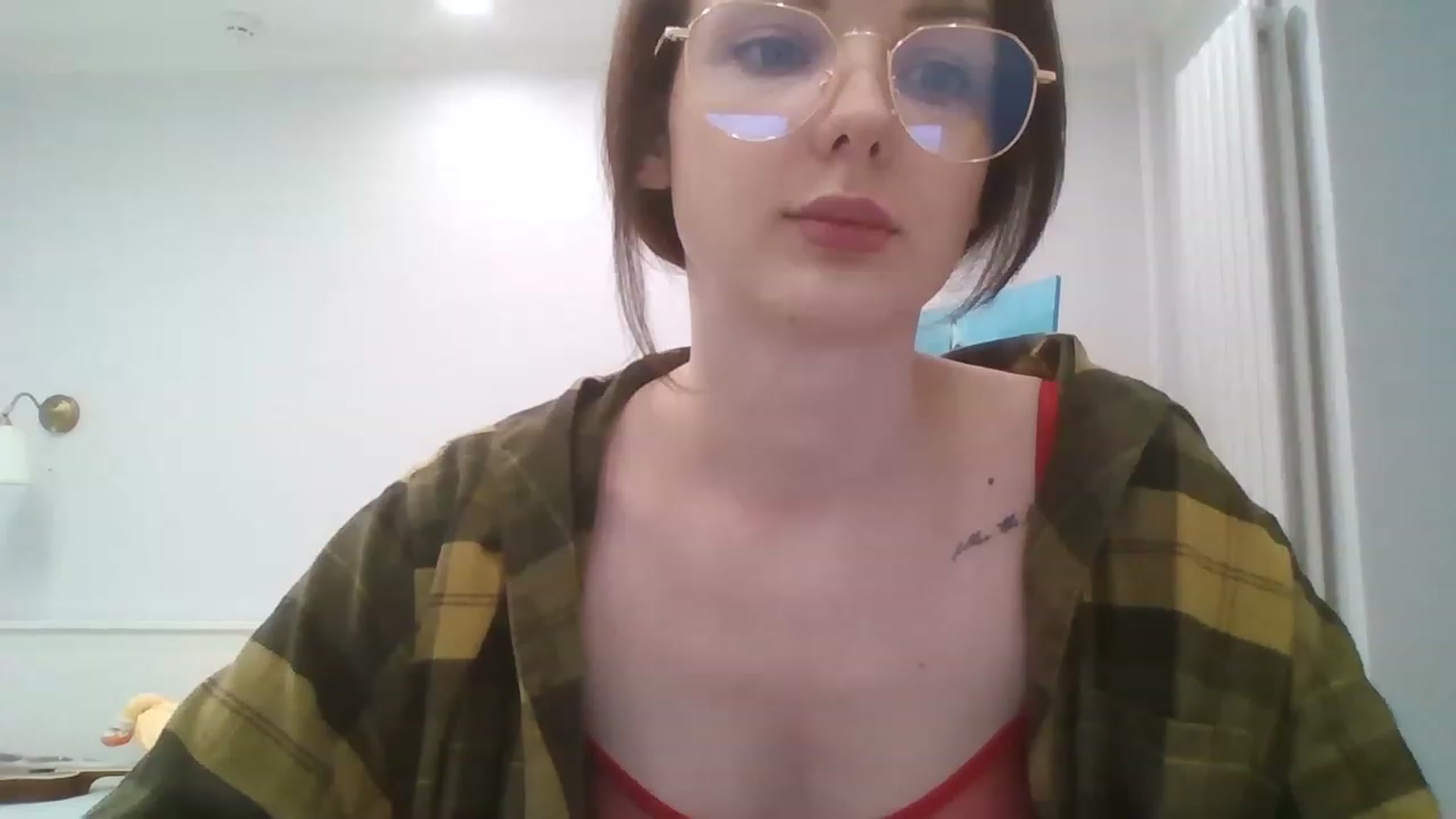 Gallery image thumbnail from RoxieSinner's myfreecams stream on, 04/15/2023, 14:56 image 16 of 20