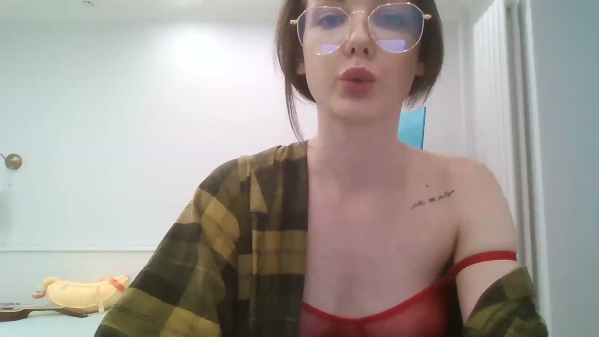 Gallery image thumbnail from RoxieSinner's myfreecams stream on, 04/15/2023, 14:56 image 6 of 20