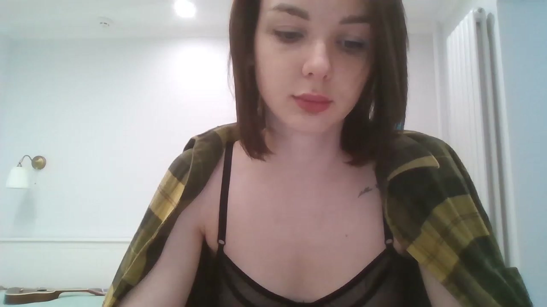 Gallery image thumbnail from RoxieSinner's myfreecams stream on, 04/16/2023, 09:18 image 4 of 20