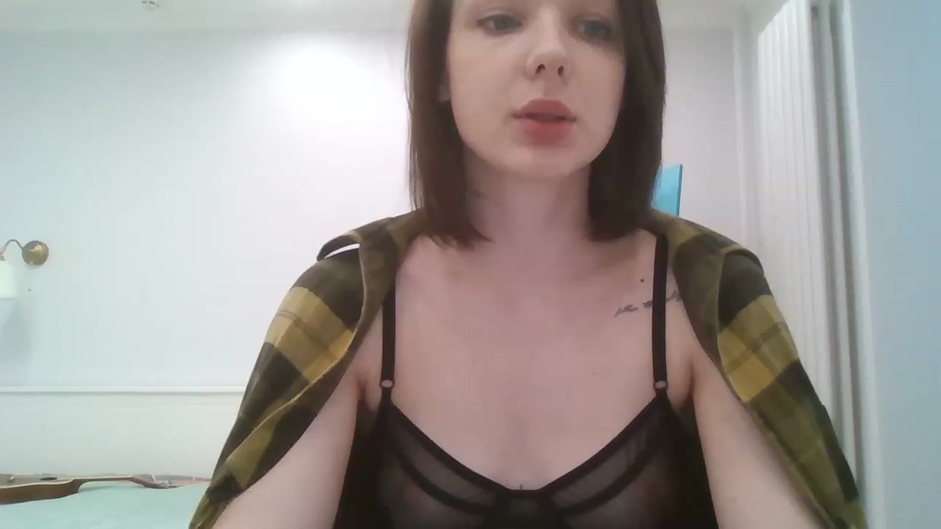 Gallery image thumbnail from RoxieSinner's myfreecams stream on, 04/16/2023, 11:56 image 8 of 20