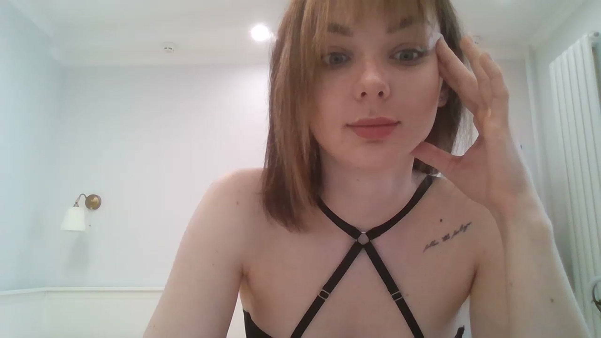 Gallery image thumbnail from RoxieSinner's myfreecams stream on, 05/17/2023, 10:26 image 1 of 20