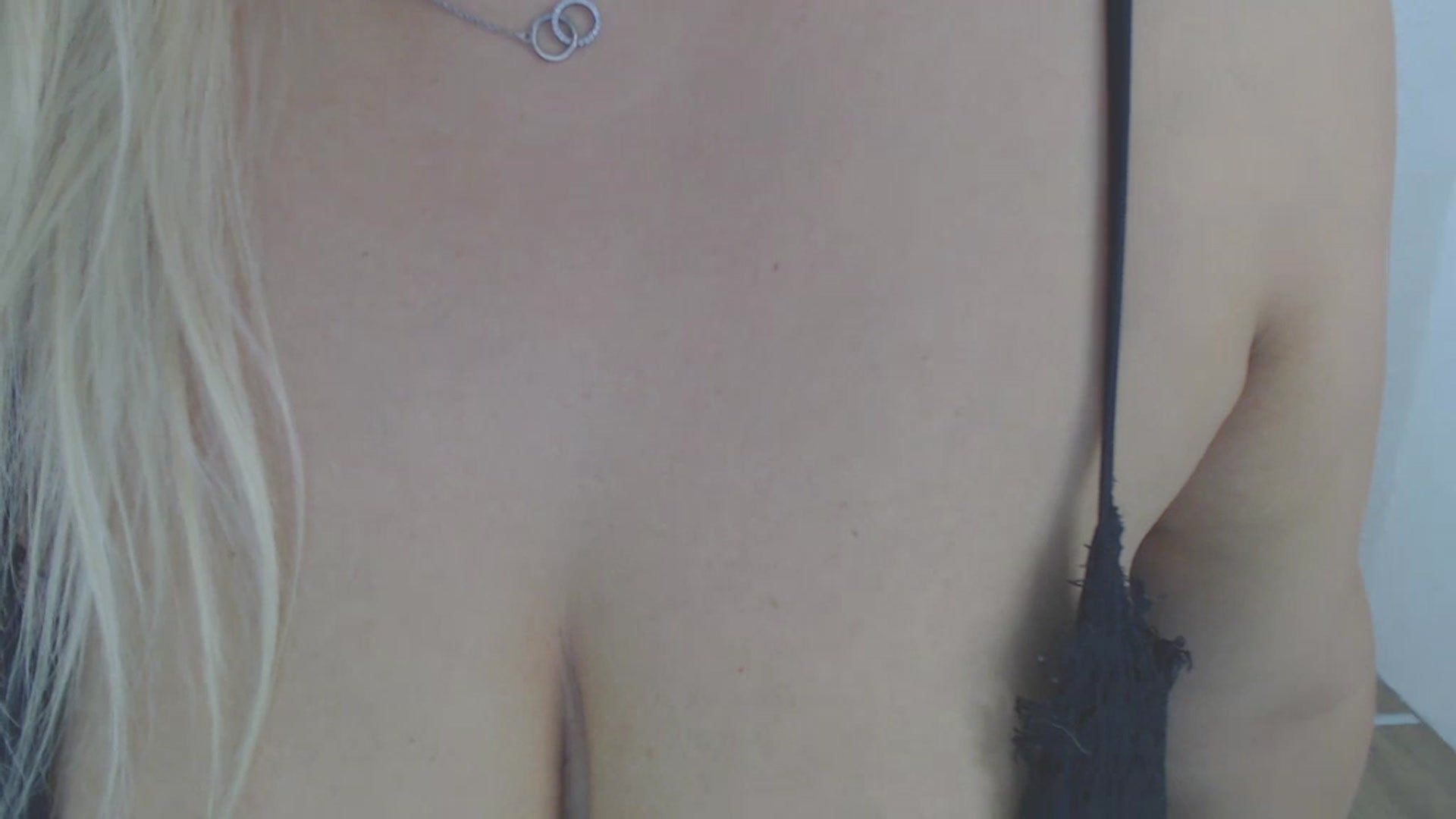 Gallery image thumbnail from RoxieVachs's myfreecams stream on, 07/17/2024, 11:29 image 16 of 20