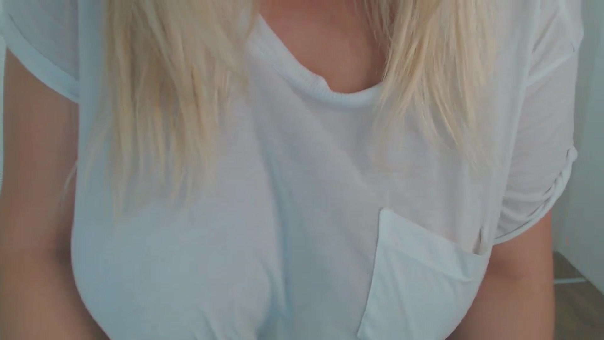Gallery image thumbnail from RoxieVachs's myfreecams stream on, 07/21/2024, 09:13 image 15 of 20