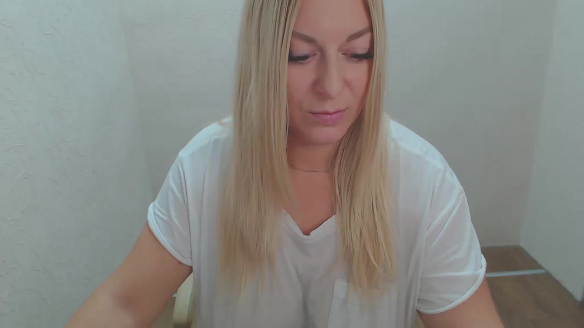 Gallery image thumbnail from RoxieVachs's myfreecams stream on, 07/28/2024, 11:36 image 6 of 20