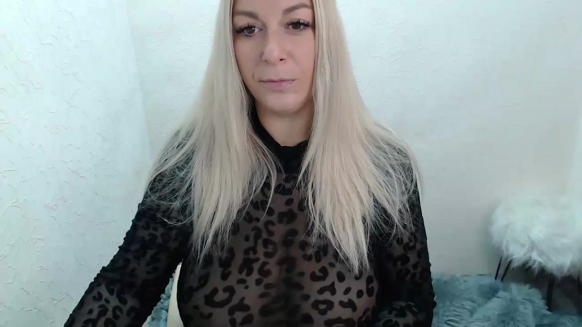 Gallery image thumbnail from RoxieVachs's myfreecams stream on, 08/31/2024, 10:10 image 1 of 20