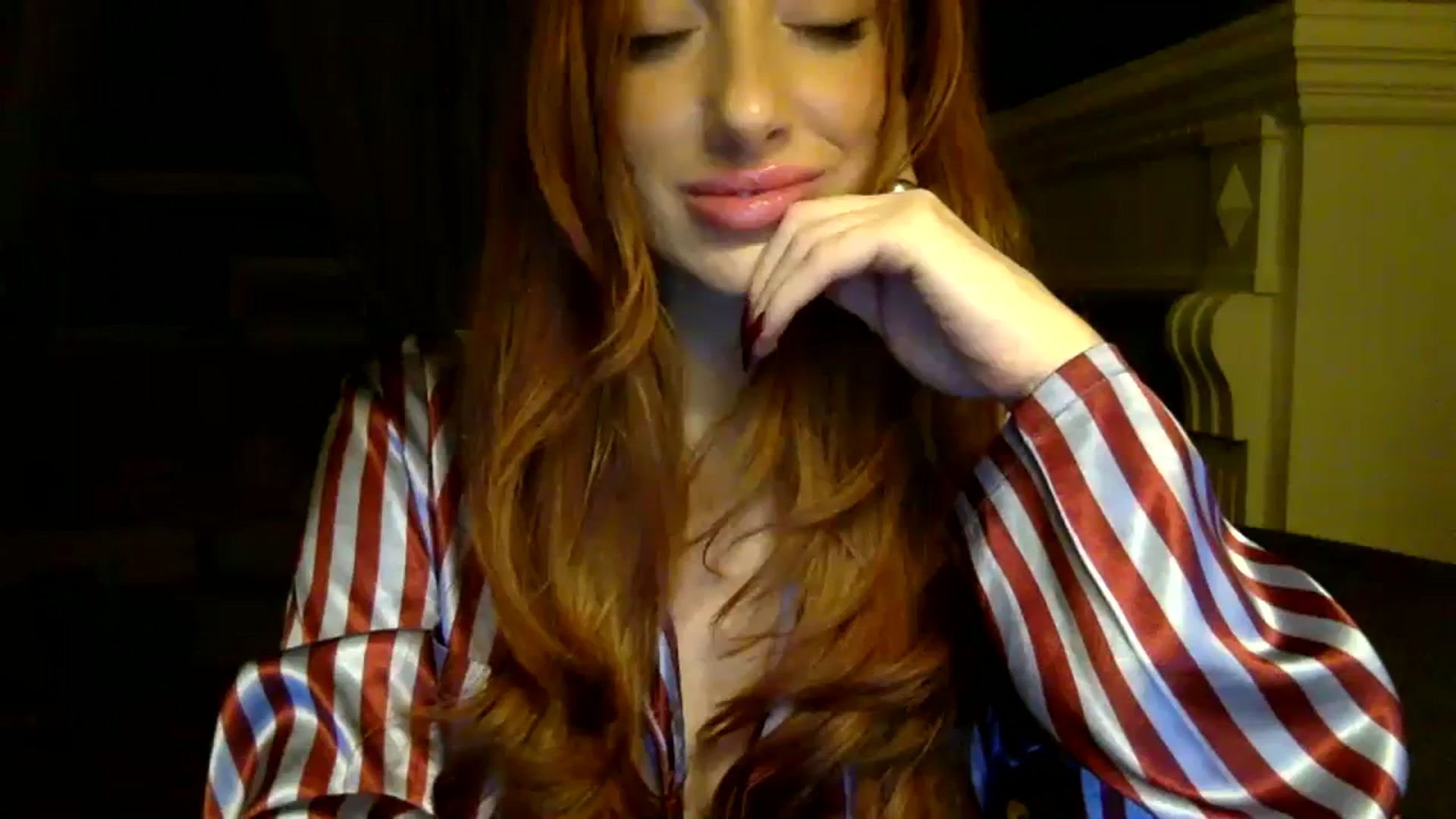 Gallery image thumbnail from Roxiredlight's myfreecams stream on, 01/13/2024, 09:31 image 14 of 20