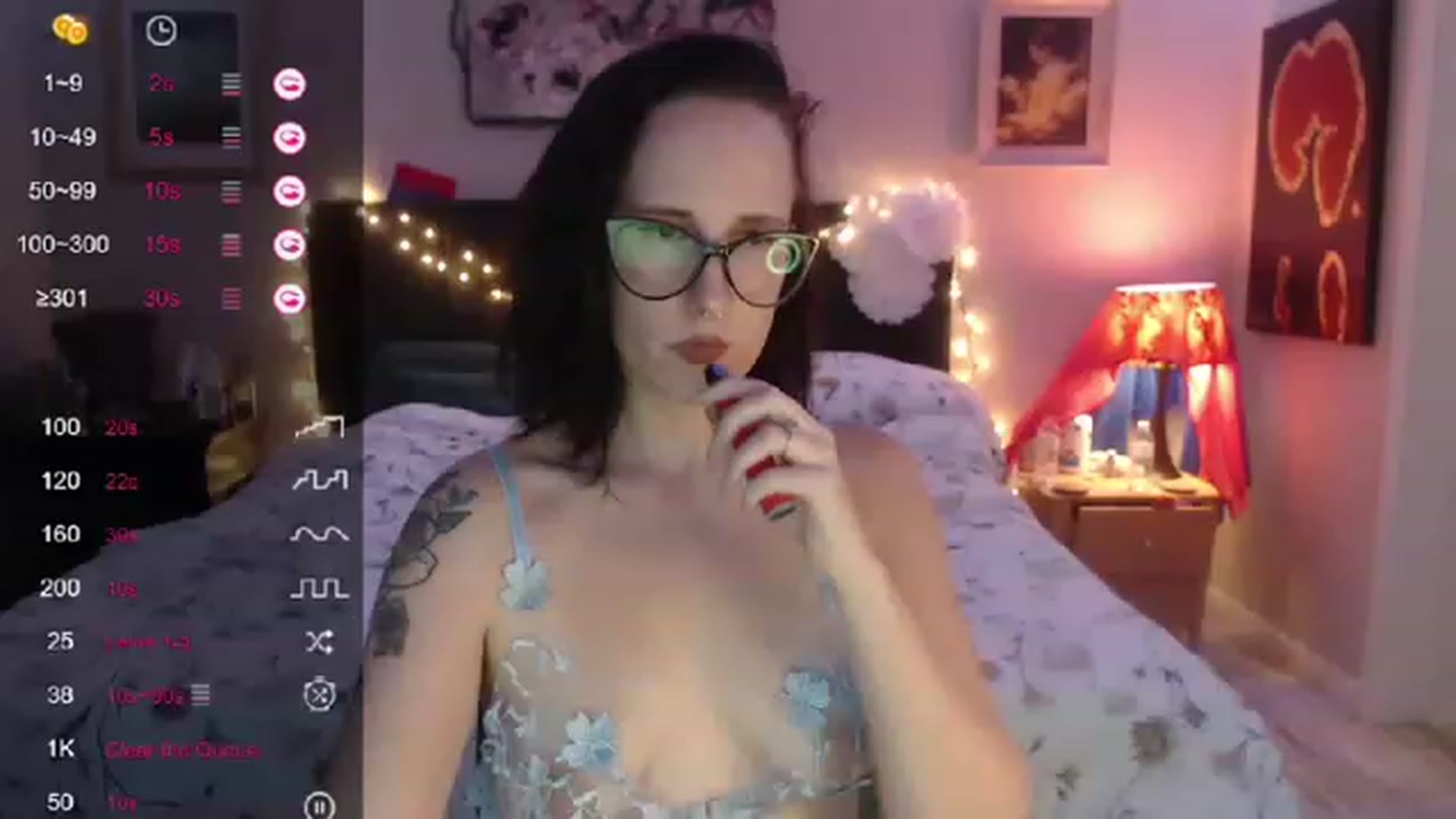 Gallery image thumbnail from Roxxxisin's myfreecams stream on, 11/21/2022, 09:01 image 1 of 20