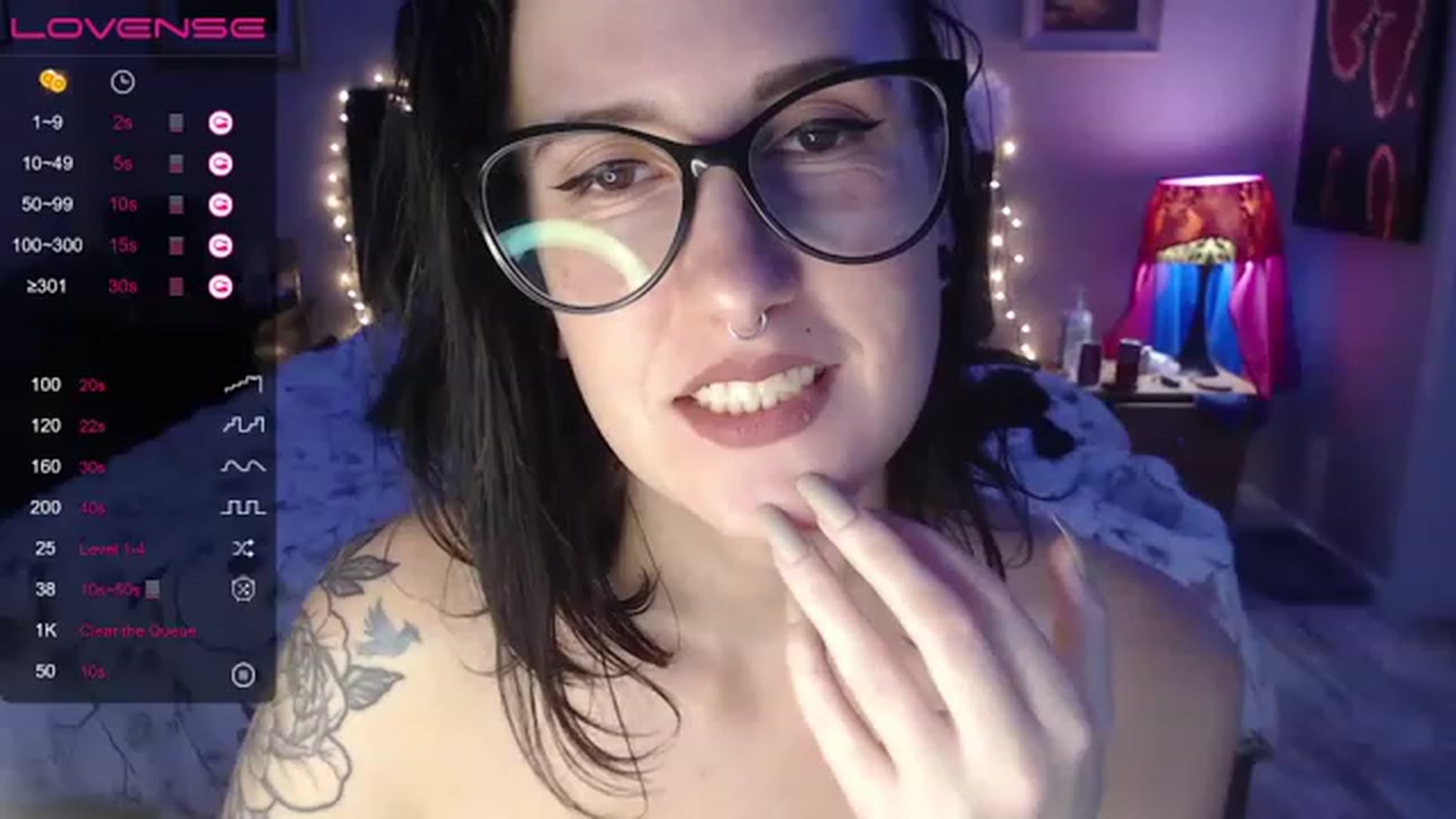 Gallery image thumbnail from Roxxxisin's myfreecams stream on, 11/23/2022, 09:17 image 15 of 20