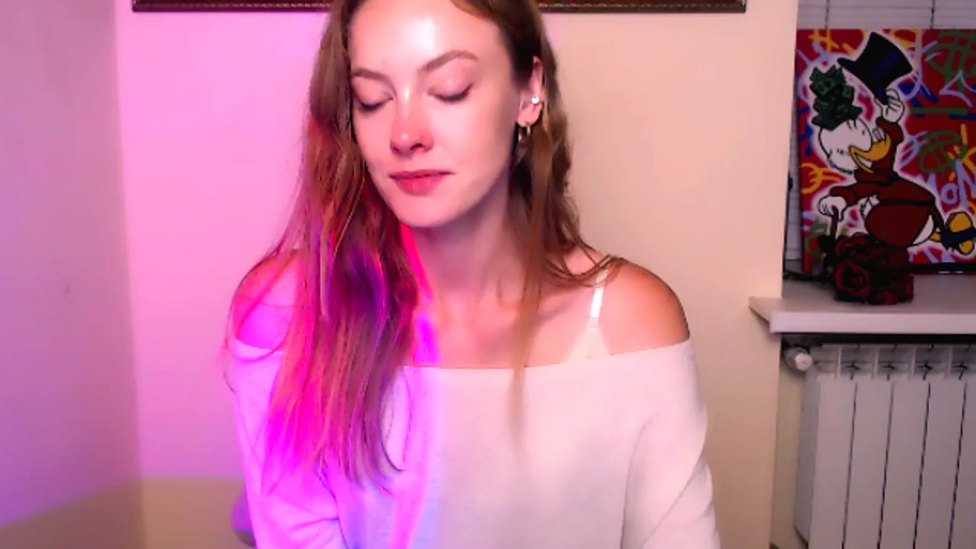 Gallery image thumbnail from RoxyCherry_'s myfreecams stream on, 09/28/2025, 11:17 image 3 of 20