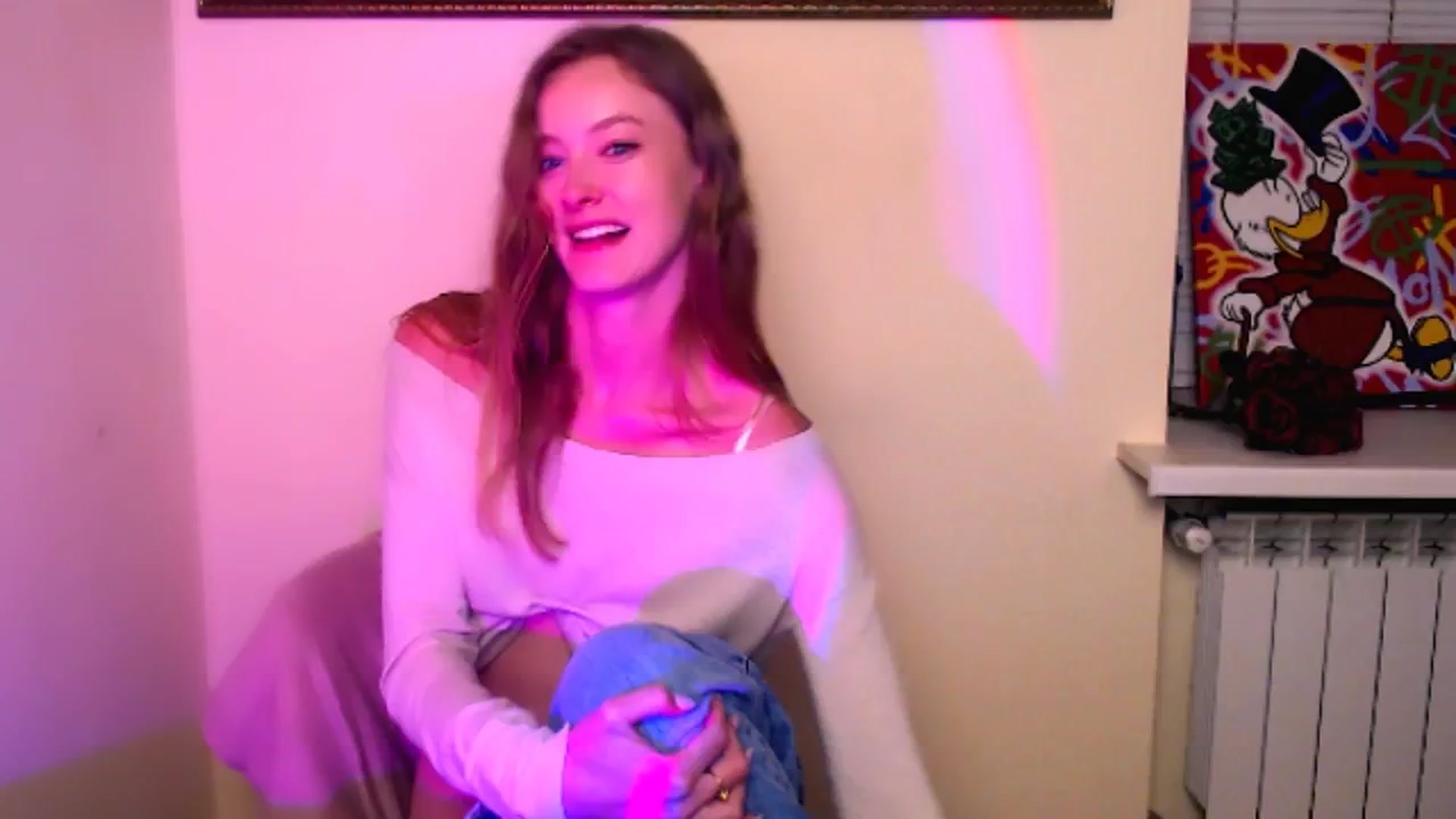 Gallery image thumbnail from RoxyCherry_'s myfreecams stream on, 09/28/2025, 11:17 image 6 of 20