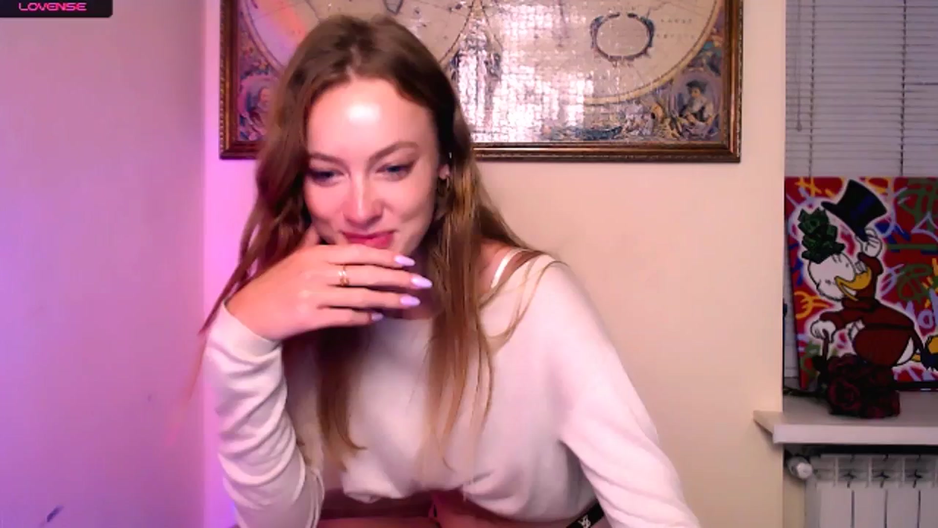 Gallery image thumbnail from RoxyCherry_'s myfreecams stream on, 09/28/2025, 11:17 image 13 of 20