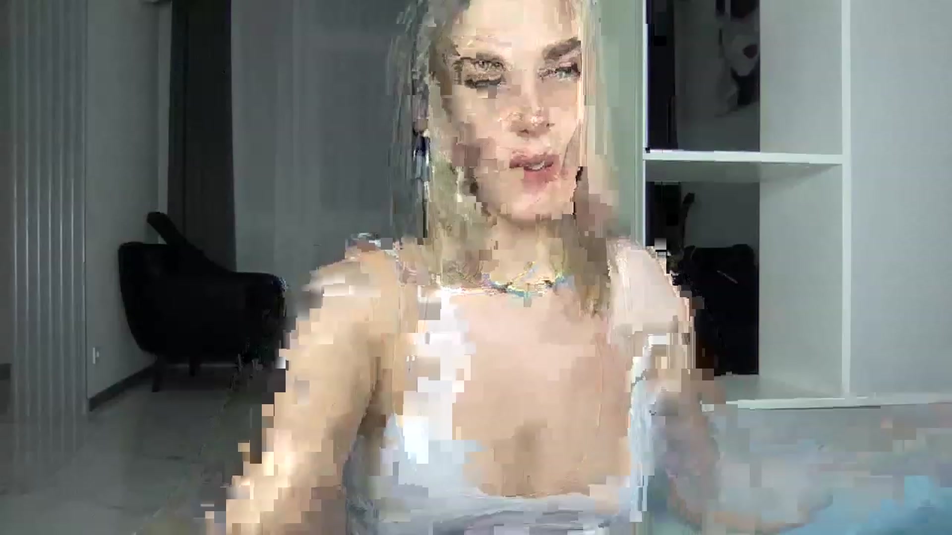 Gallery image thumbnail from RoxyFox69's myfreecams stream on, 03/24/2023, 19:16 image 18 of 20