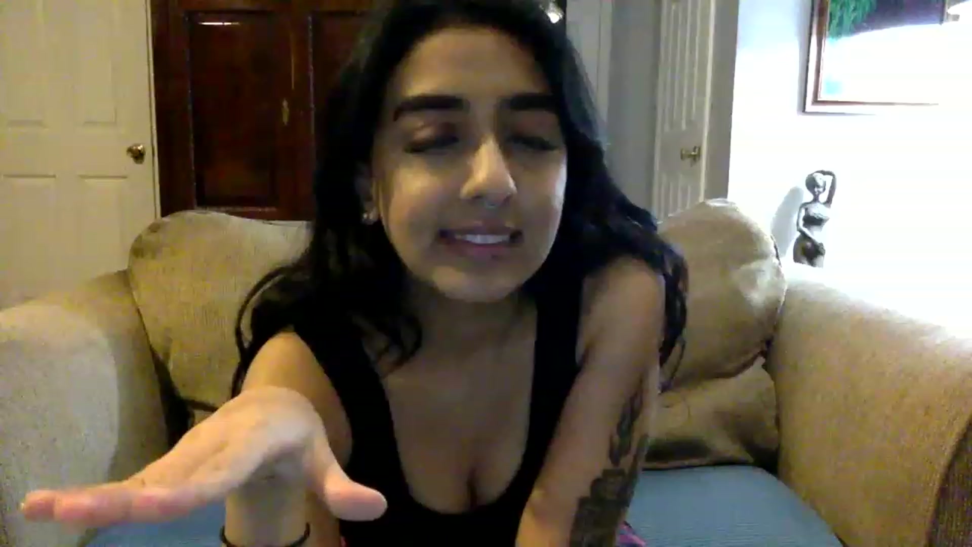 Gallery image thumbnail from RoxyRhapsody's myfreecams stream on, 11/21/2022, 24:47 image 15 of 20