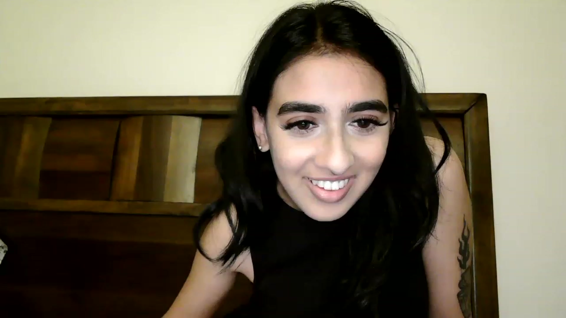 Gallery image thumbnail from RoxyRhapsody's myfreecams stream on, 11/23/2022, 02:10 image 6 of 20