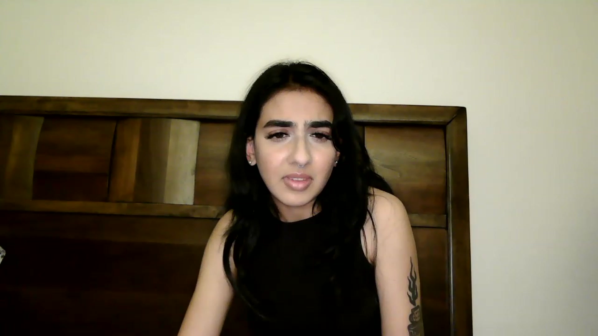 Gallery image thumbnail from RoxyRhapsody's myfreecams stream on, 11/23/2022, 03:18 image 11 of 20