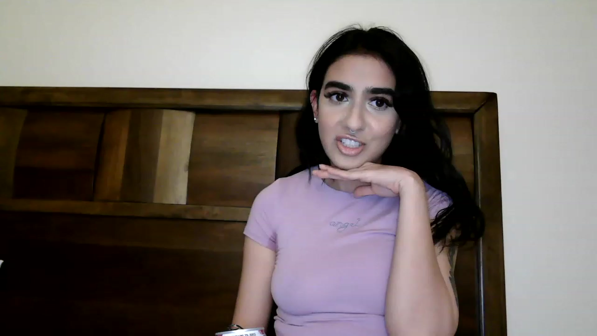 Gallery image thumbnail from RoxyRhapsody's myfreecams stream on, 11/24/2022, 03:16 image 6 of 20