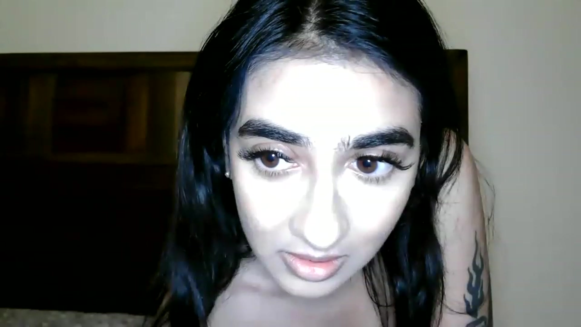 Gallery image thumbnail from RoxyRhapsody's myfreecams stream on, 12/01/2022, 03:14 image 13 of 20