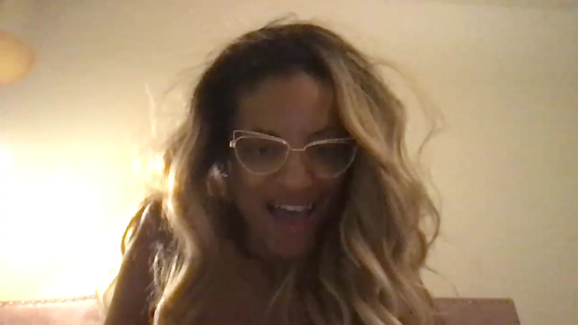 Gallery image thumbnail from RoxyVelvet123's myfreecams stream on, 11/24/2022, 04:58 image 5 of 20