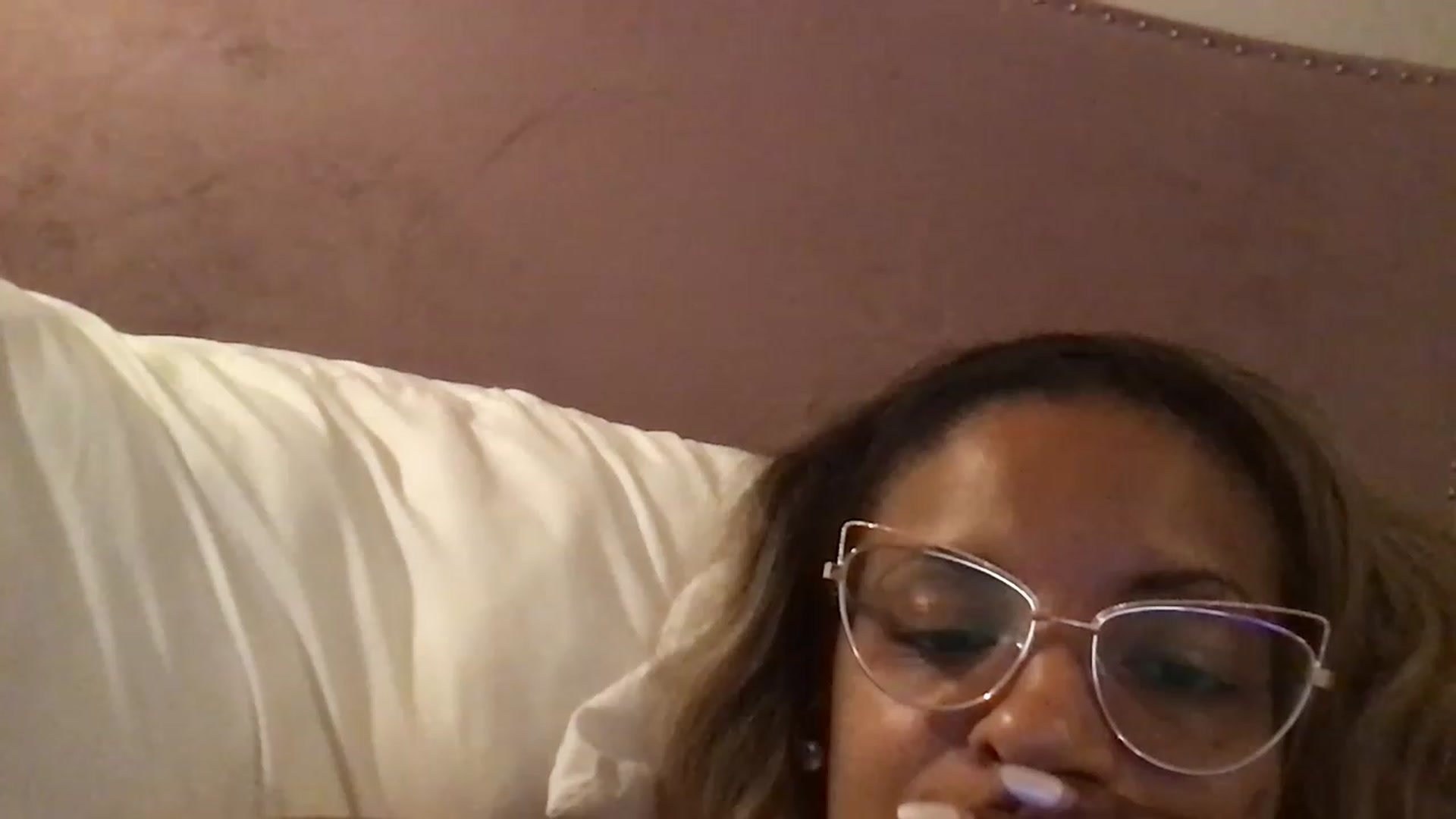 Gallery image thumbnail from RoxyVelvet123's myfreecams stream on, 11/24/2022, 06:10 image 13 of 20