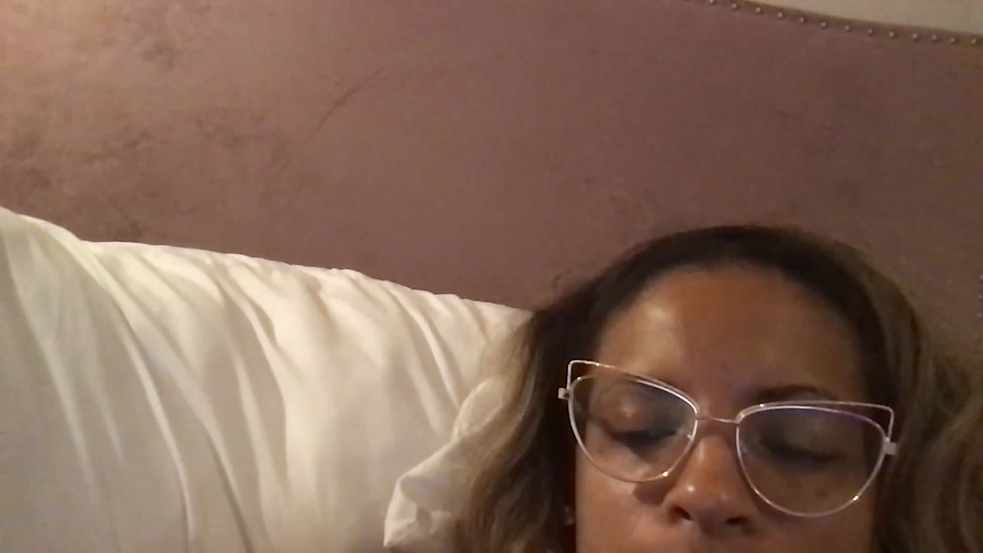 Gallery image thumbnail from RoxyVelvet123's myfreecams stream on, 11/24/2022, 06:10 image 19 of 20